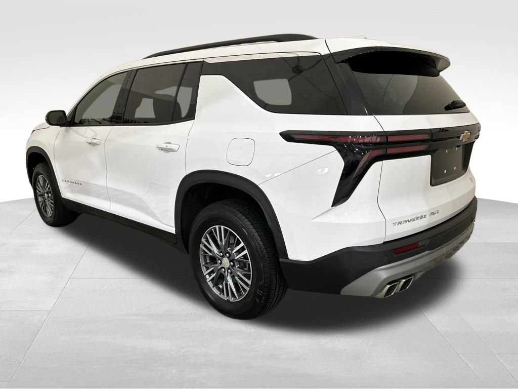 Used 2025 Chevrolet Traverse LT image 5