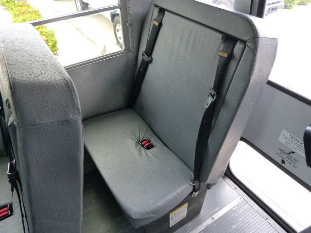 Used 2007 Chevrolet Express 3500 w/ School Bus Package RWD image 21