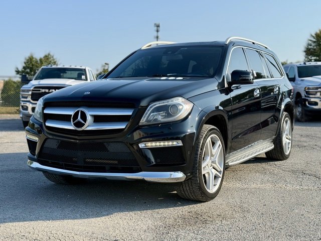 Used 2013 Mercedes-Benz GL 550 4MATIC image 2