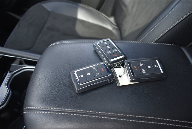 Used 2023 Jeep Grand Cherokee Altitude AWD/4WD image 19