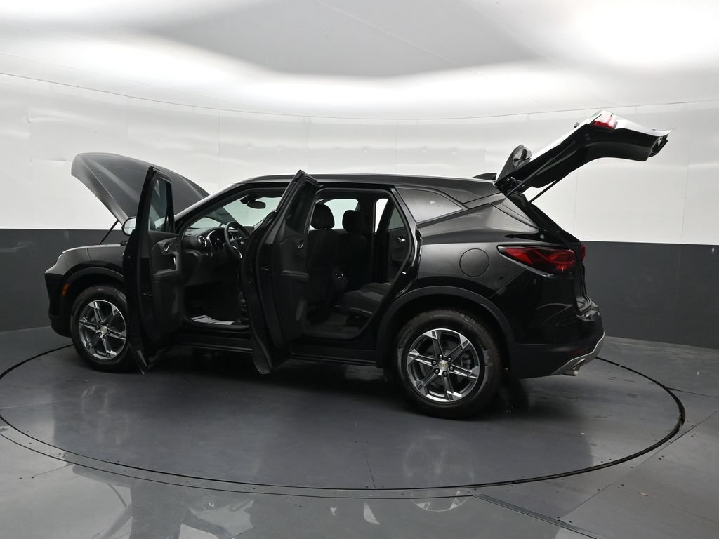 Used 2023 Chevrolet Blazer LT FWD image 37