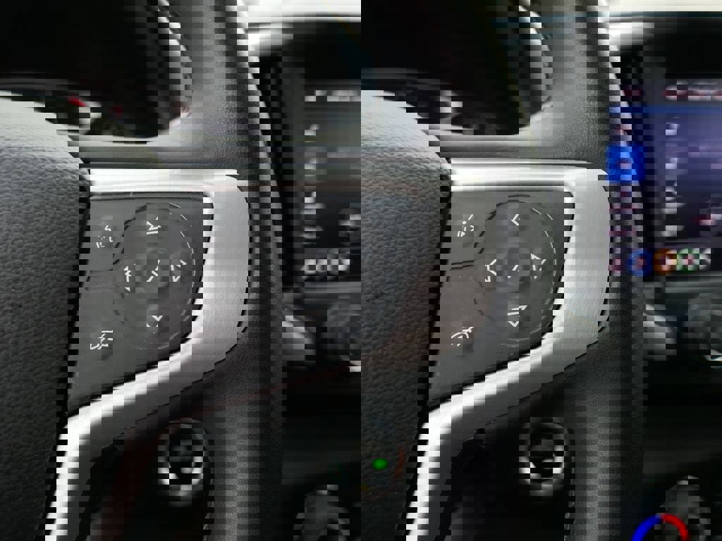 Used 2023 GMC Terrain SLT w/ Elevation Edition image 17