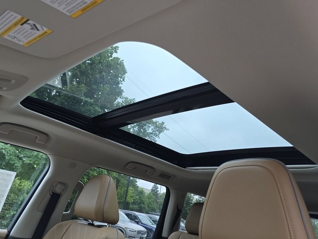 New 2025 INFINITI QX80 Luxe image 3