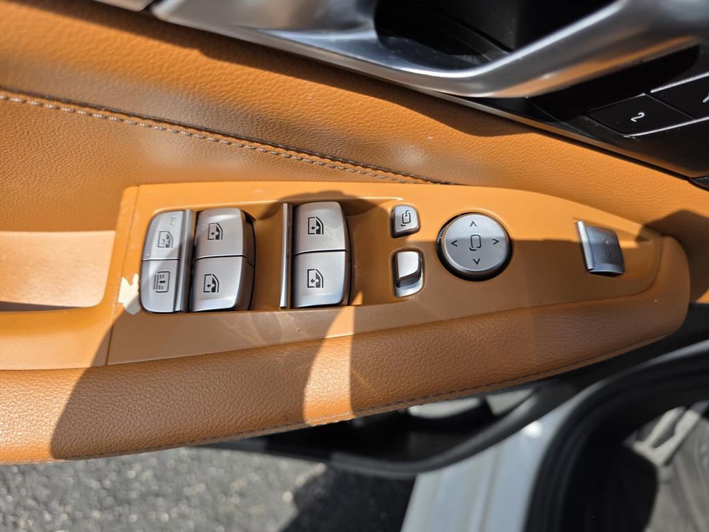 Used 2022 BMW X7 xDrive40i w/ M Sport Package image 13