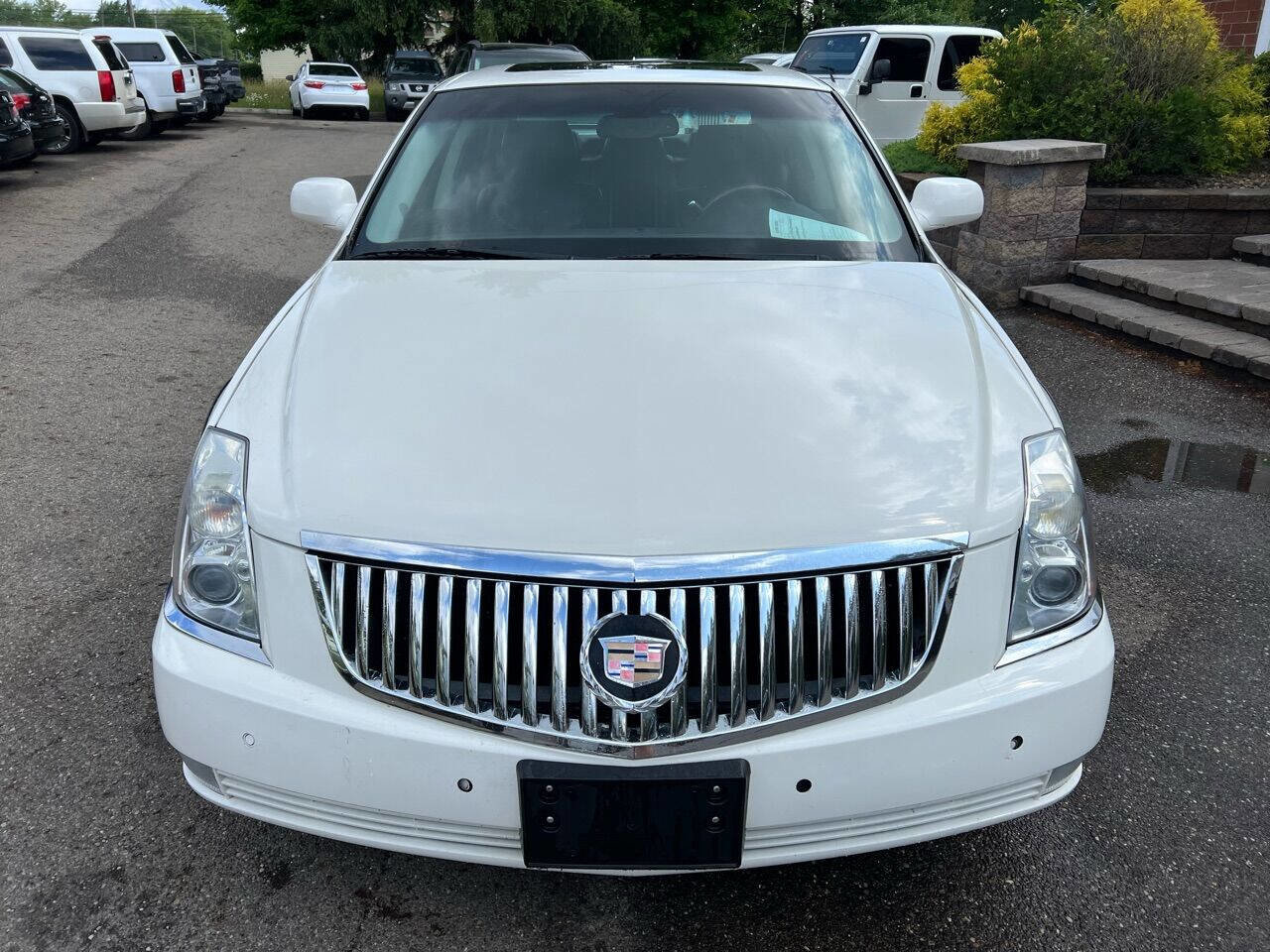 Used 2011 Cadillac DTS Luxury image 10