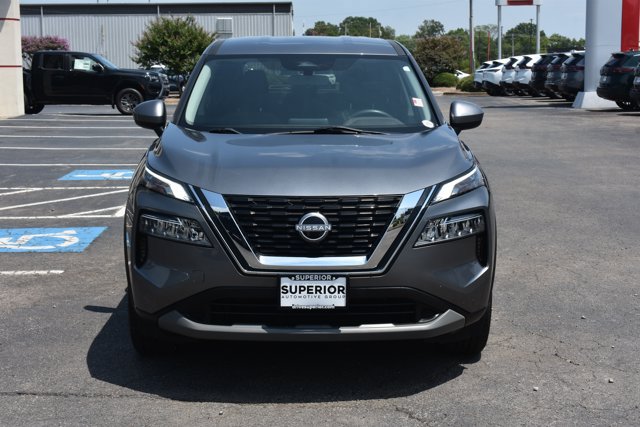 Used 2023 Nissan Rogue SV FWD image 2