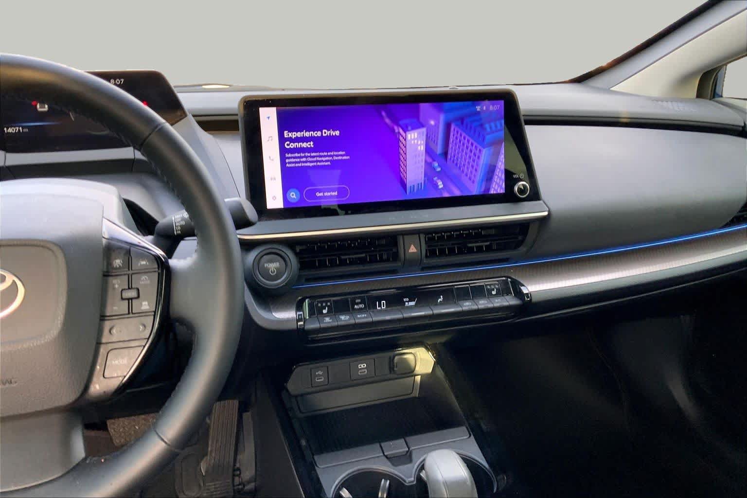 Used 2024 Toyota Prius XLE AWD/4WD image 7