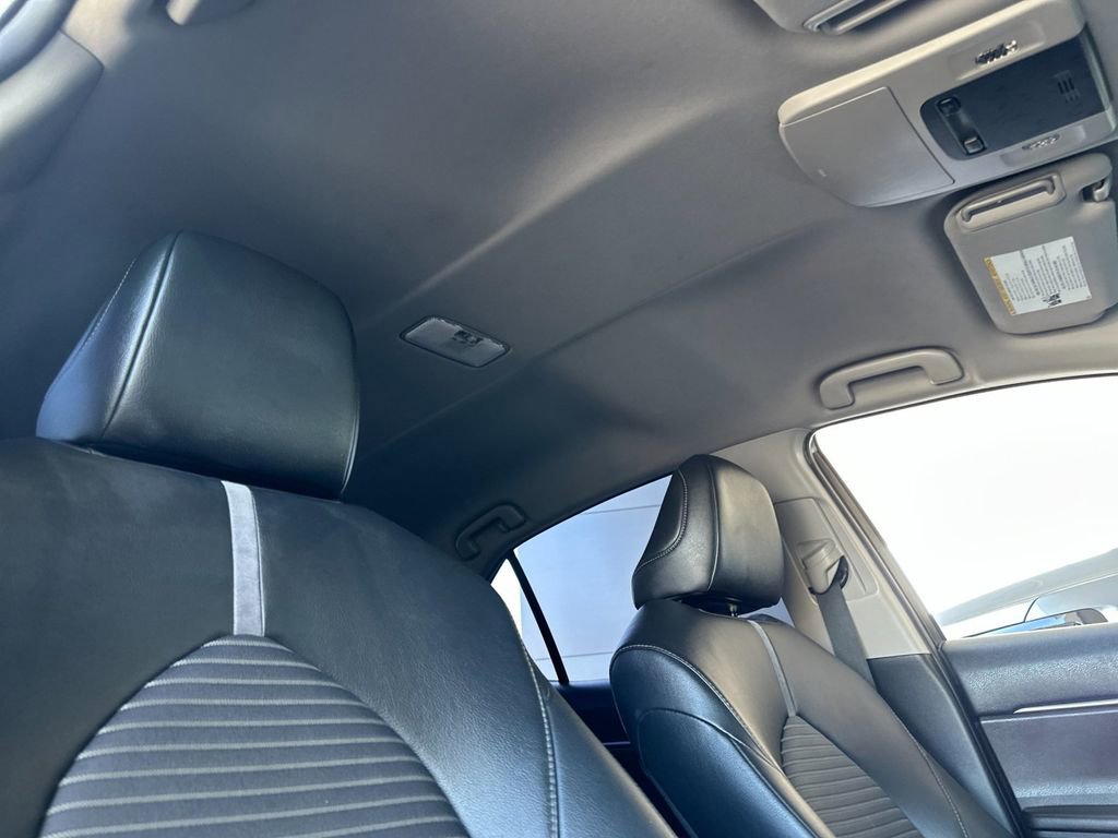 Used 2018 Toyota Camry SE FWD image 15