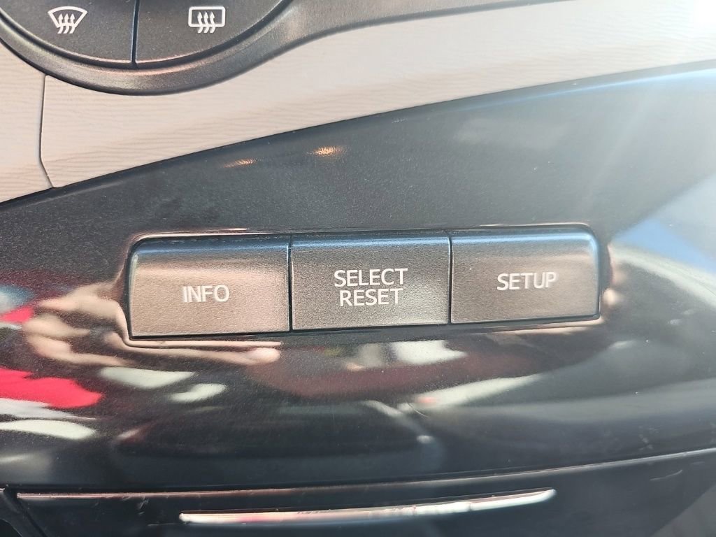 Used 2013 Toyota Sienna LE FWD image 22