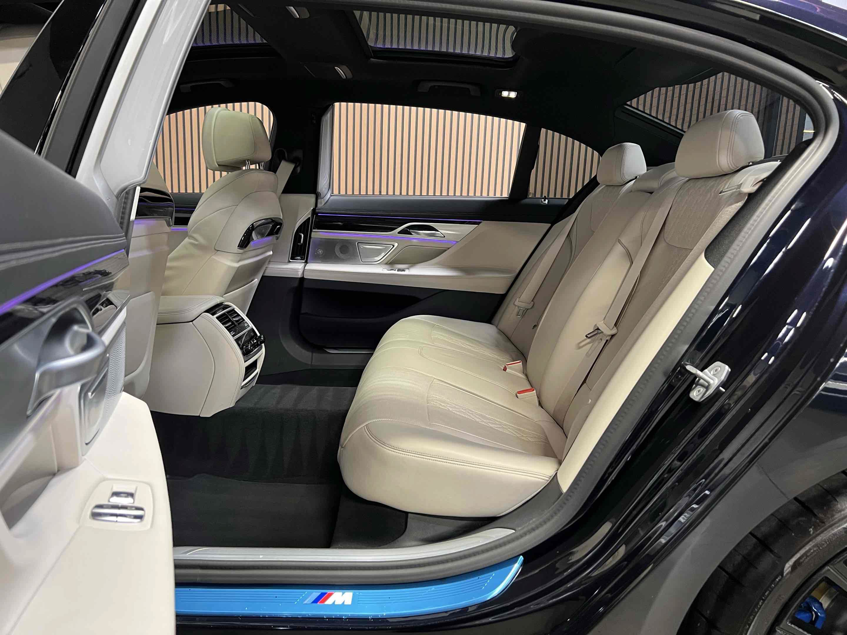 Used 2021 BMW 750i xDrive w/ Executive Package AWD/4WD image 30