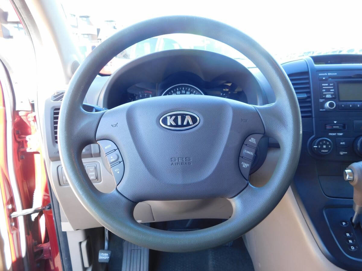 Used 2012 Kia Sedona LX image 10