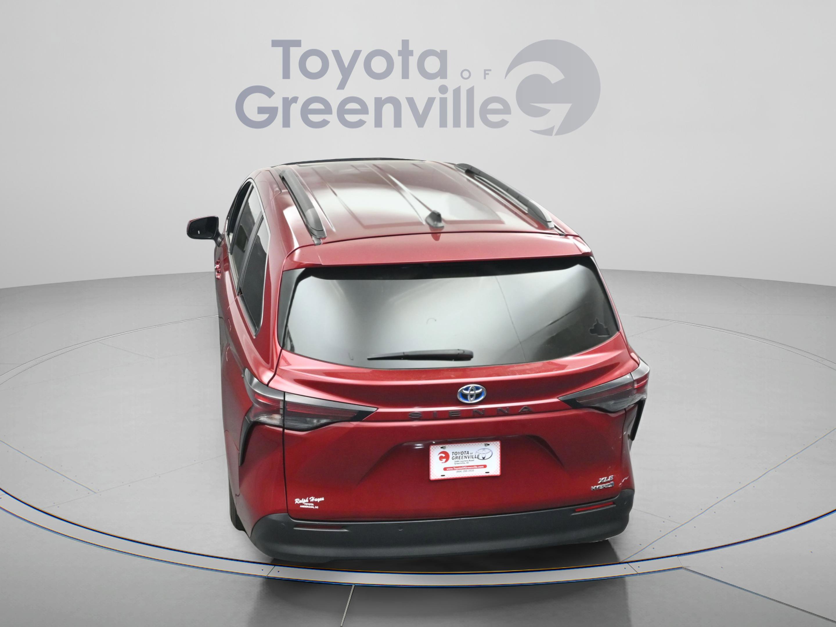 Used 2023 Toyota Sienna XLE image 12