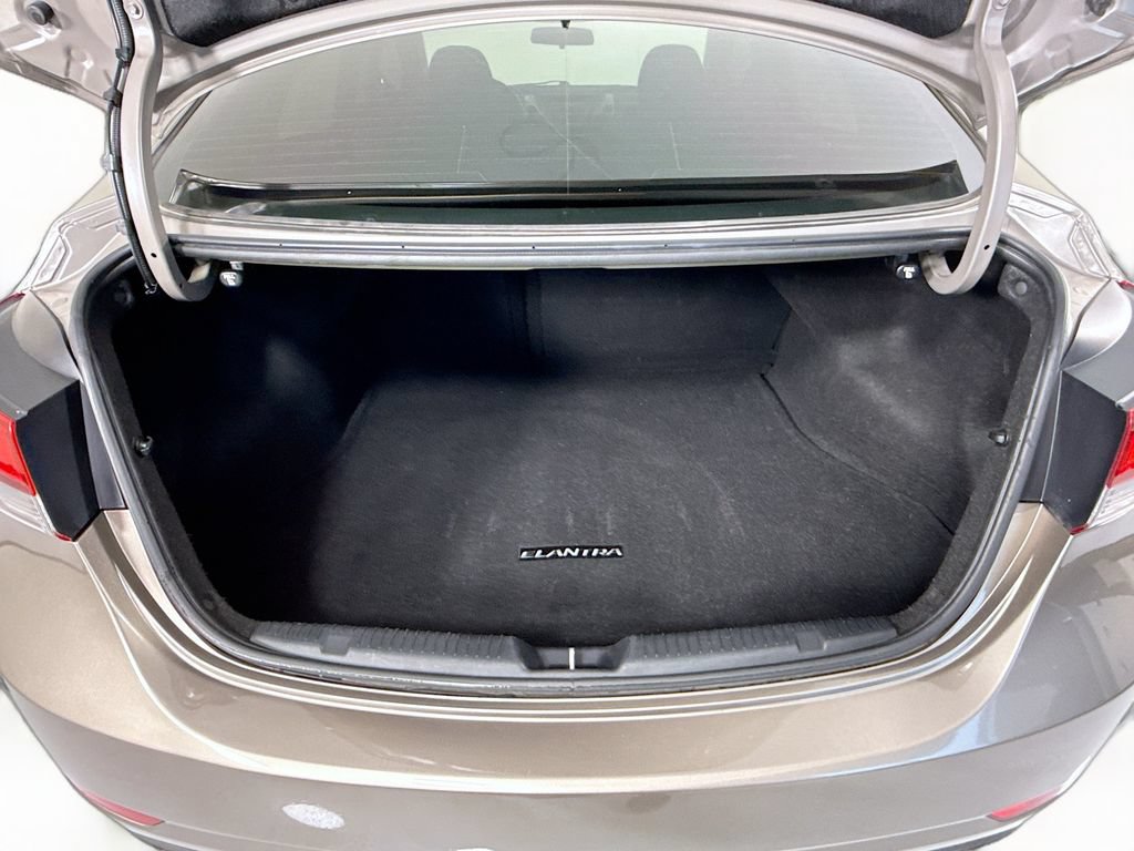 Used 2015 Hyundai Elantra SE w/ Option Group 03 FWD image 28