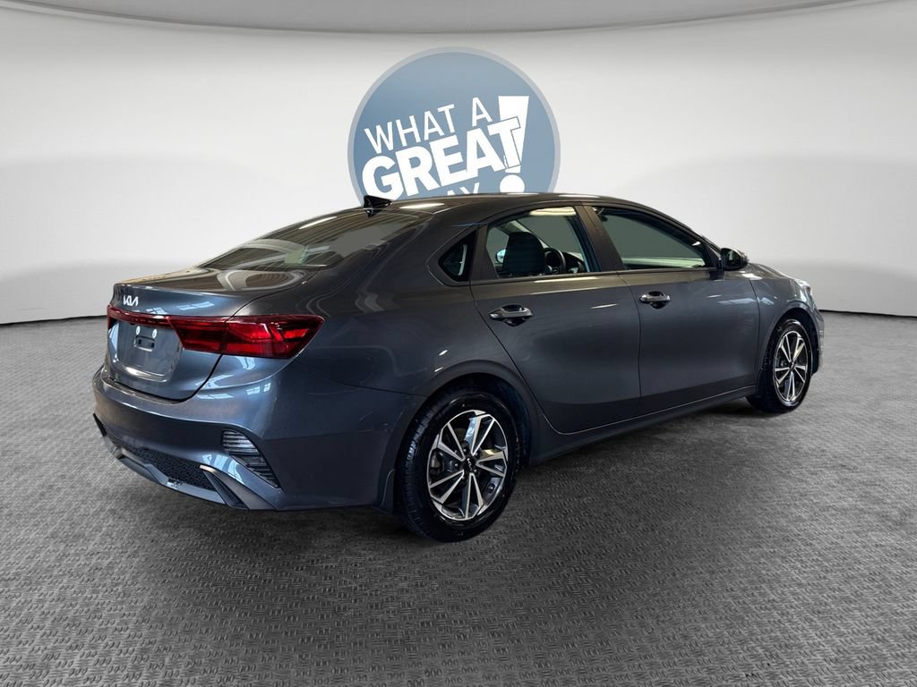 Certified 2024 Kia Forte LXS FWD image 3