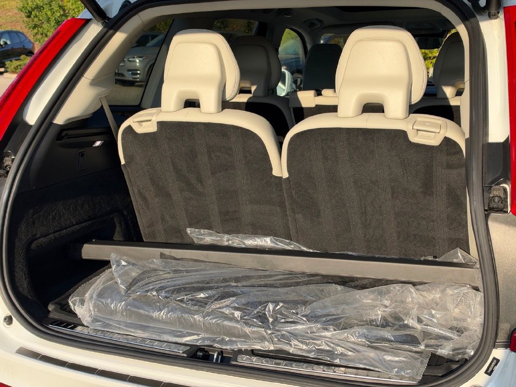 Certified 2024 Volvo XC90 T8 Plus w/ Protection Package Premier AWD/4WD image 5