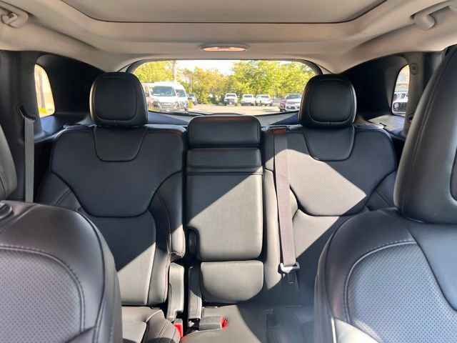 Used 2017 Jeep Cherokee Overland w/ Technology Group FWD image 30
