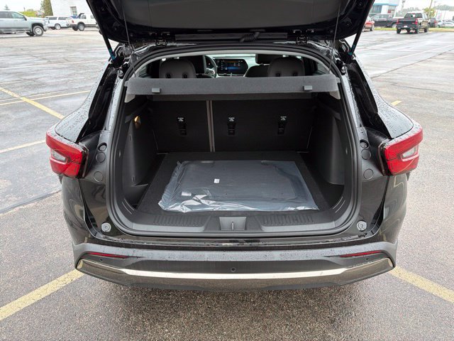 New 2026 Chevrolet Trax ACTIV w/ Driver Confidence Package FWD image 32