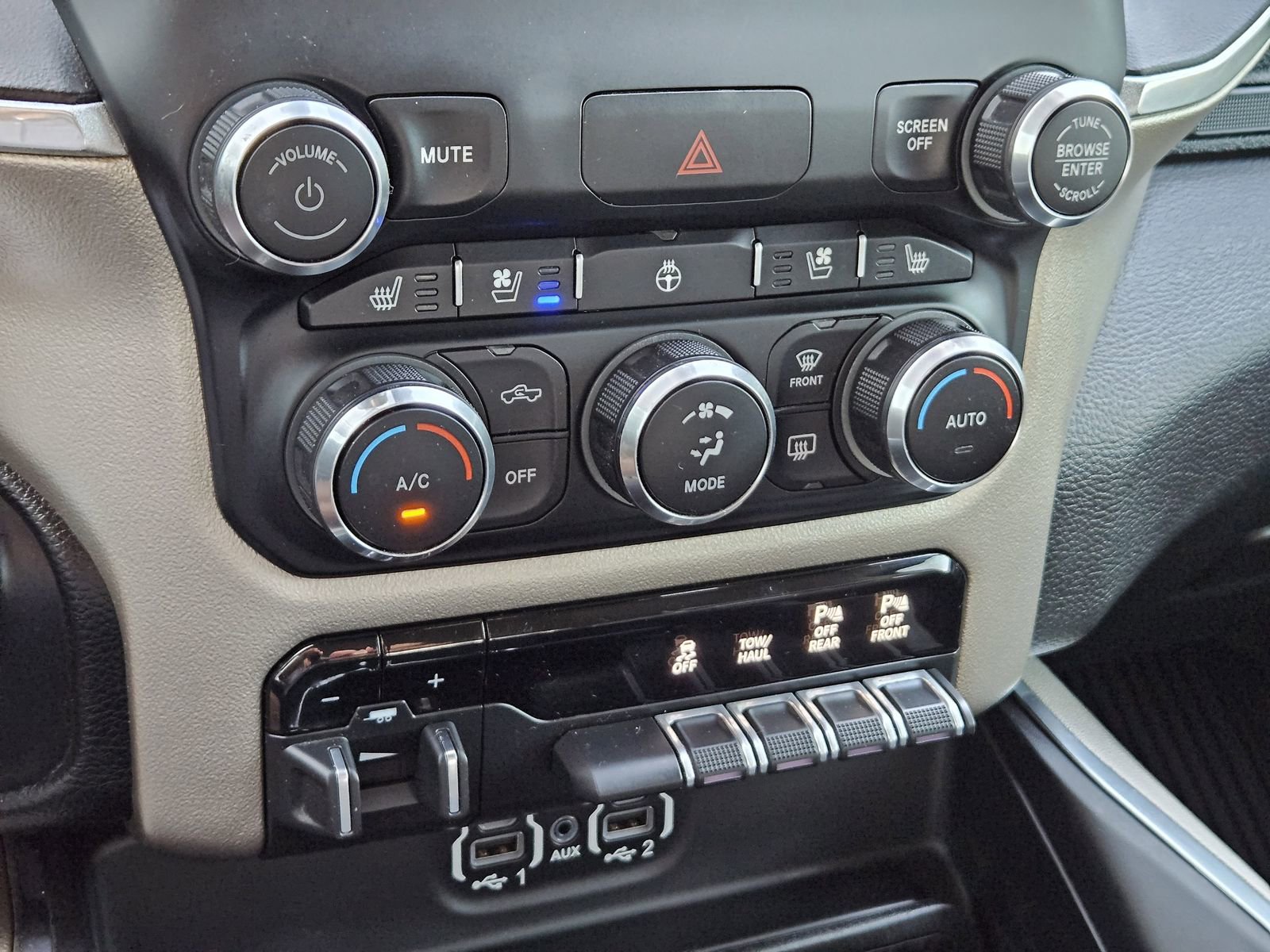 Used 2020 RAM 1500 Laramie AWD/4WD image 22