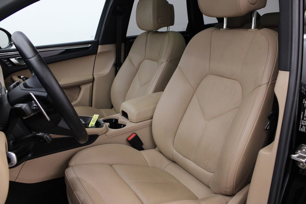 Used 2023 Porsche Macan S image 5