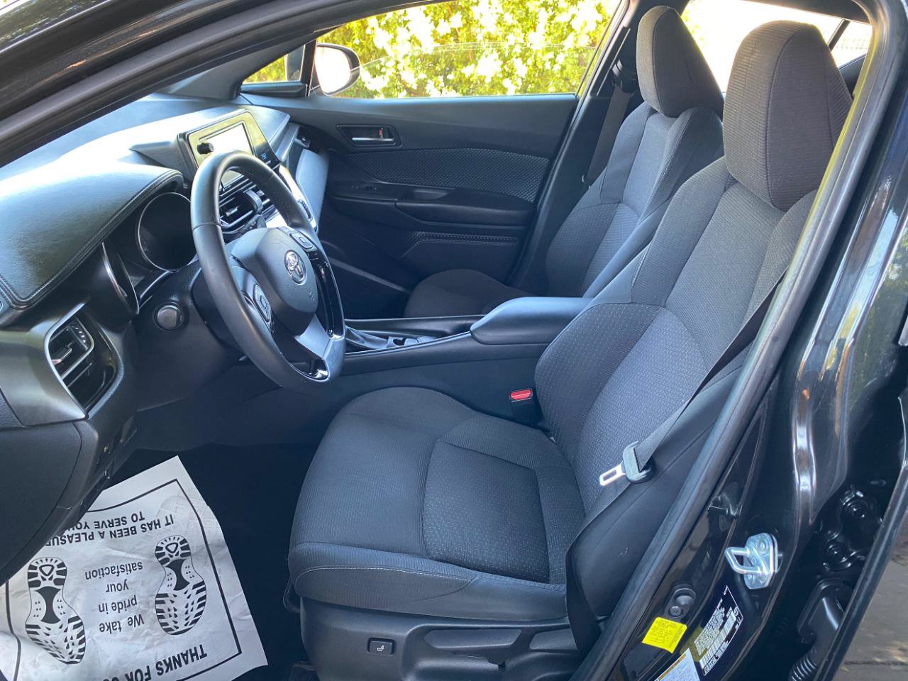Used 2018 Toyota C-HR XLE FWD image 32