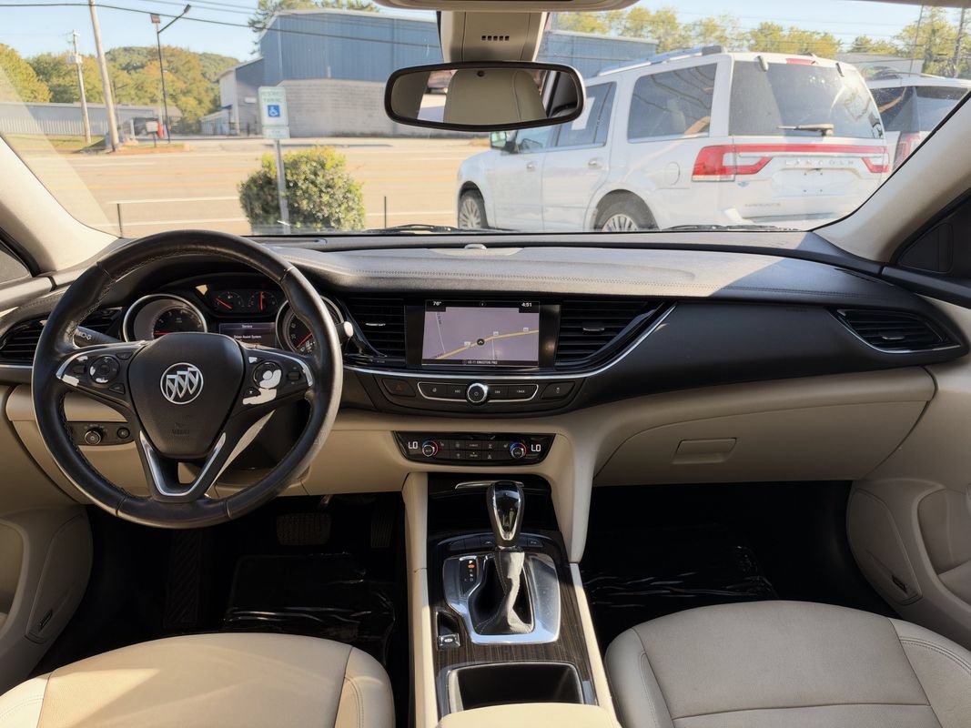 Used 2018 Buick Regal Essence w/ Driver Confidence Package #1 FWD image 17