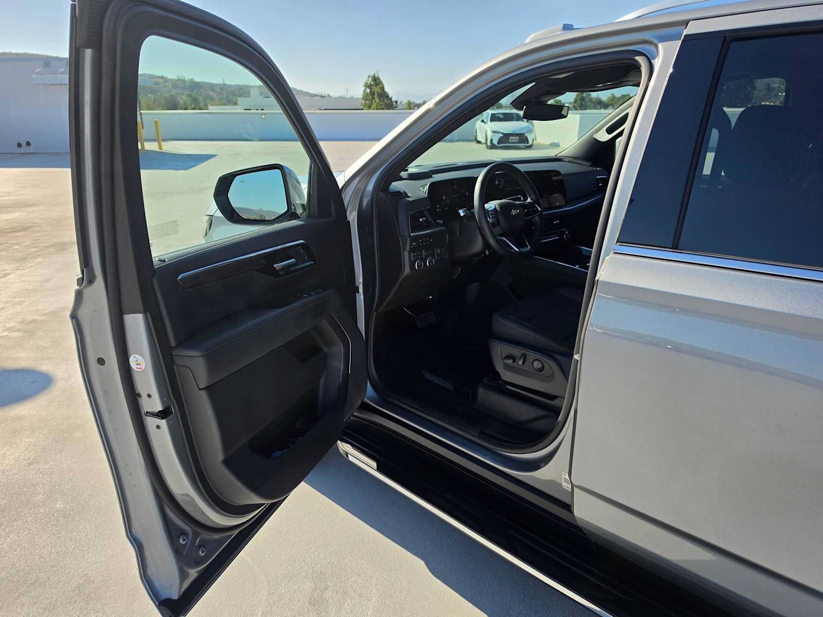 Used 2026 Chevrolet Tahoe LS w/ LPO, Get Active Package AWD/4WD image 20