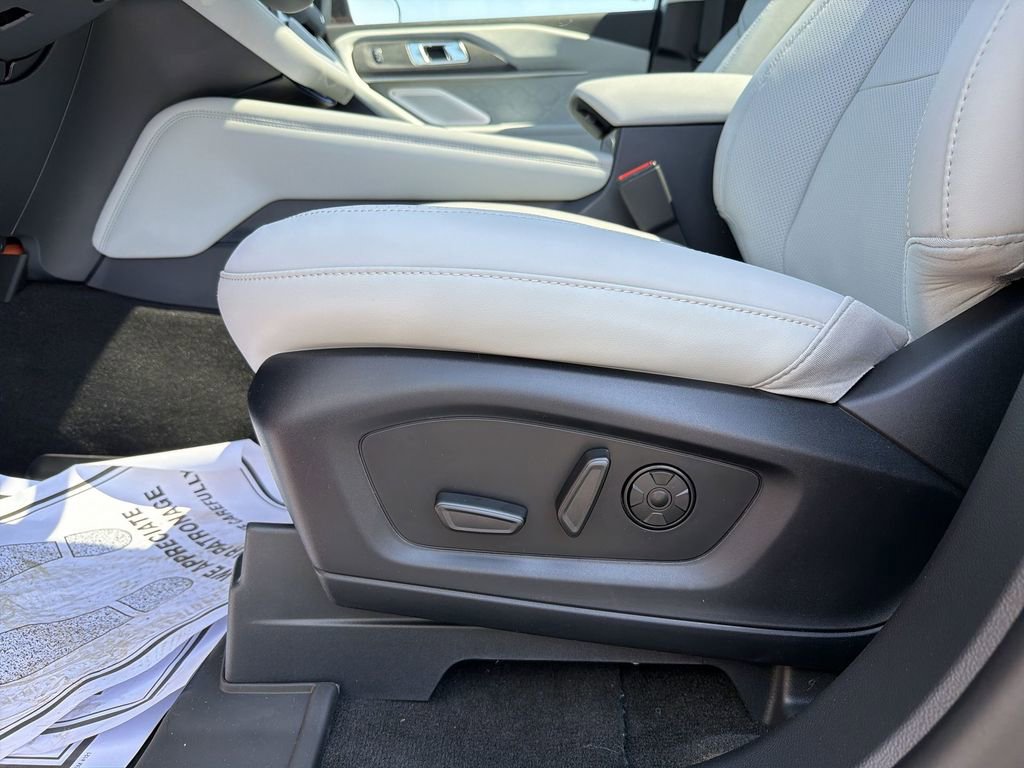 New 2026 Ford Explorer Platinum AWD/4WD image 18