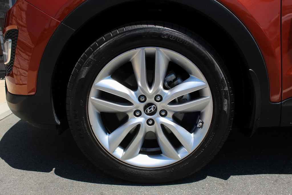 Used 2015 Hyundai Santa Fe Sport 2.0T w/ Option Group 05 FWD image 34