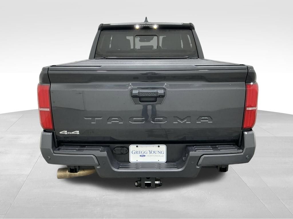 Used 2025 Toyota Tacoma SR5 w/ SR5 Upgrade Package AWD/4WD image 21