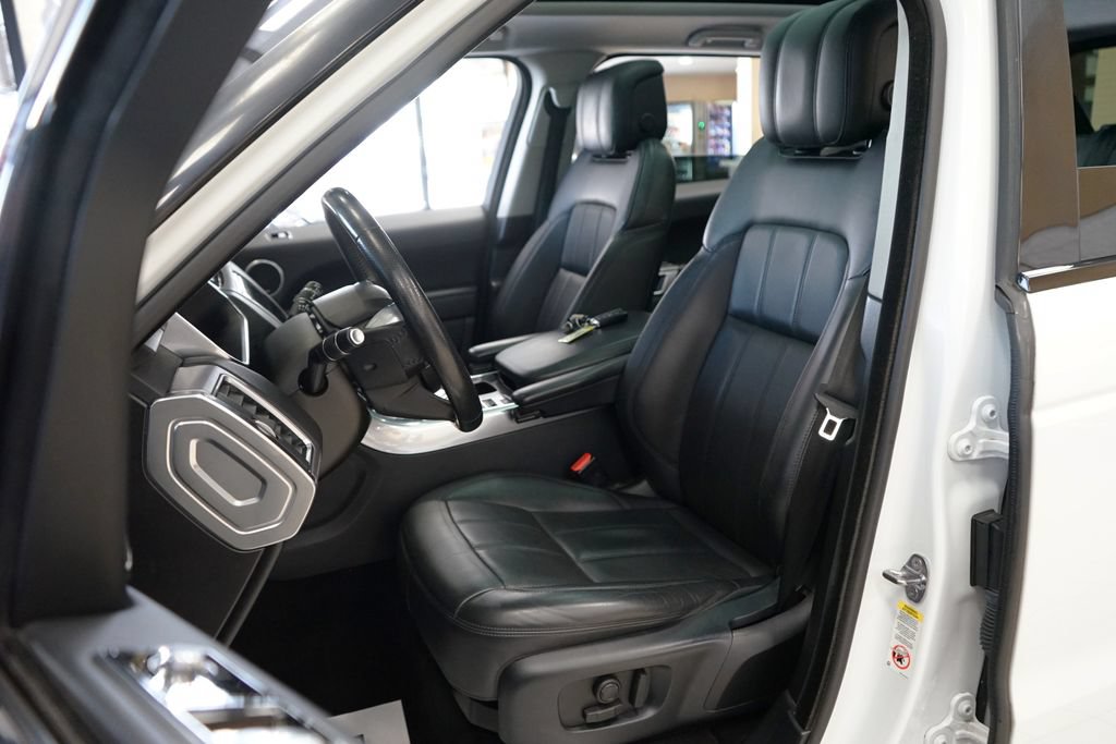 Used 2019 Land Rover Range Rover Sport HSE AWD/4WD image 2