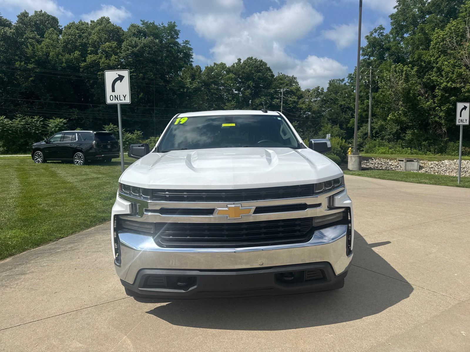 Used 2019 Chevrolet Silverado 1500 LT w/ All-Star Edition AWD/4WD image 2