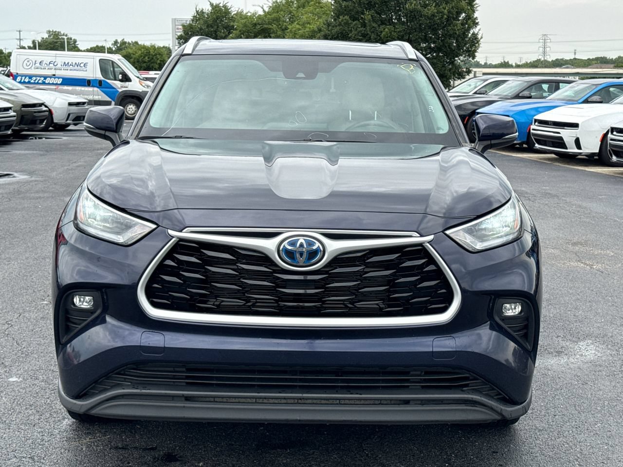 Used 2023 Toyota Highlander XLE AWD/4WD image 8