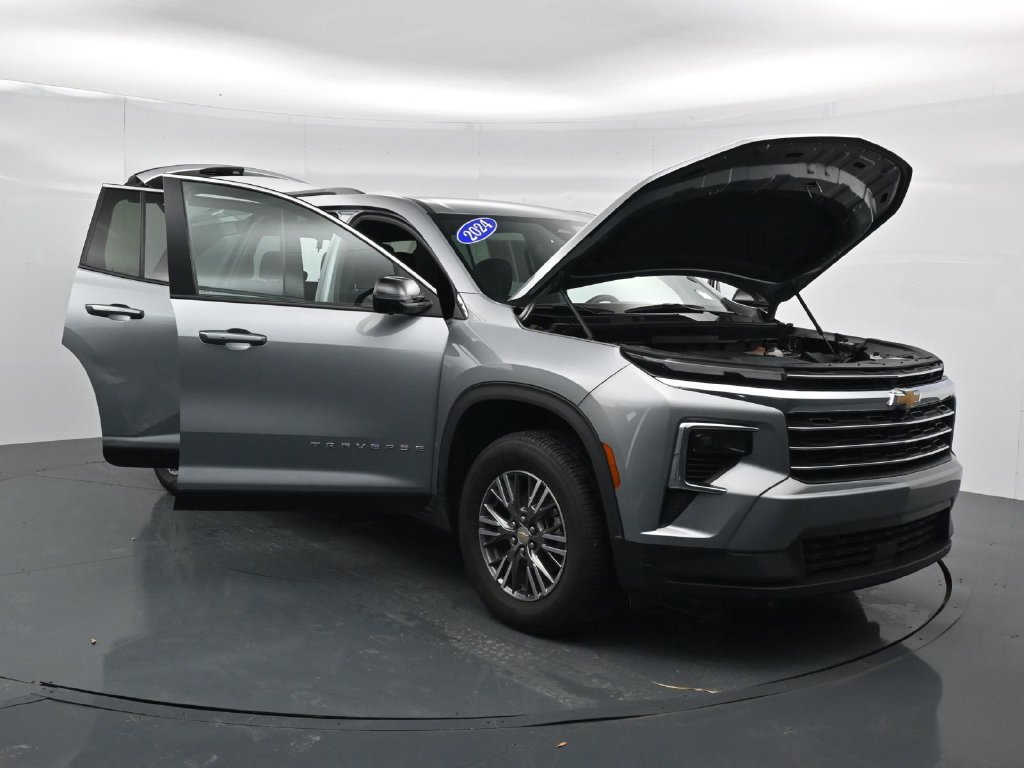 Used 2024 Chevrolet Traverse LT FWD image 43