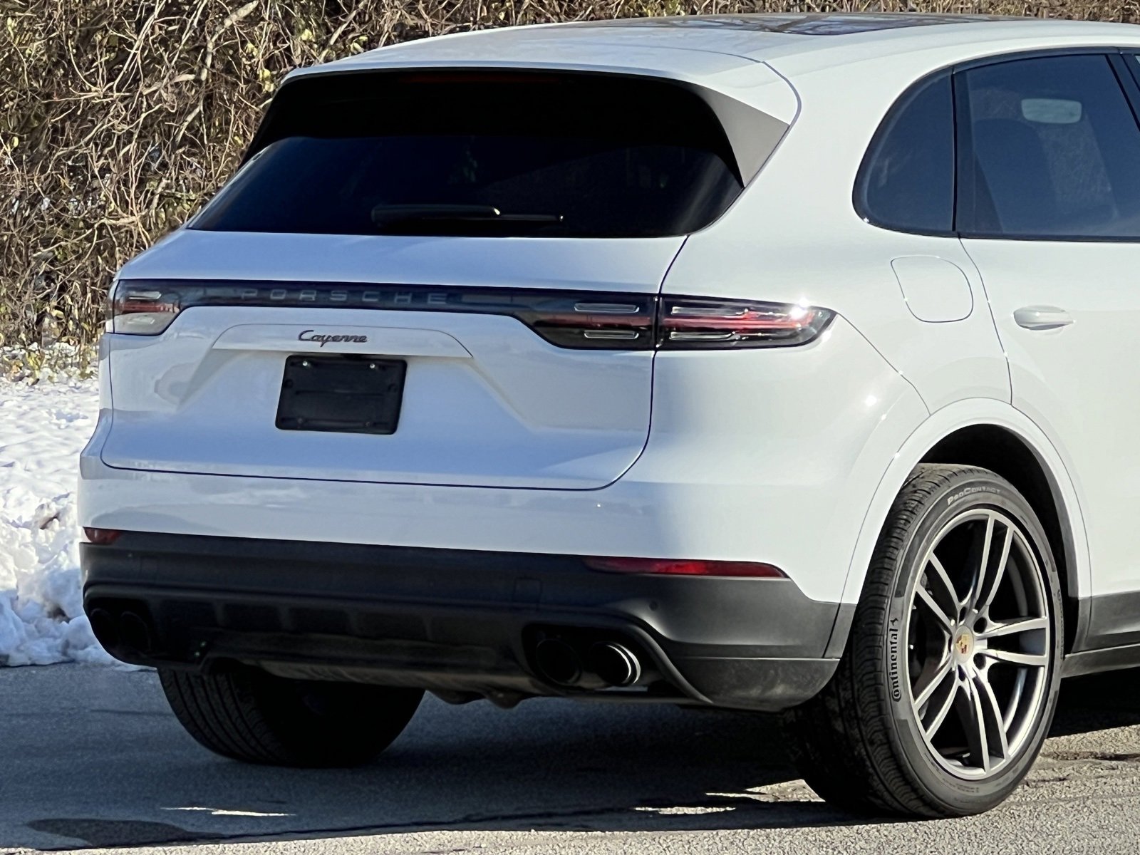 Certified 2022 Porsche Cayenne Platinum Edition image 9