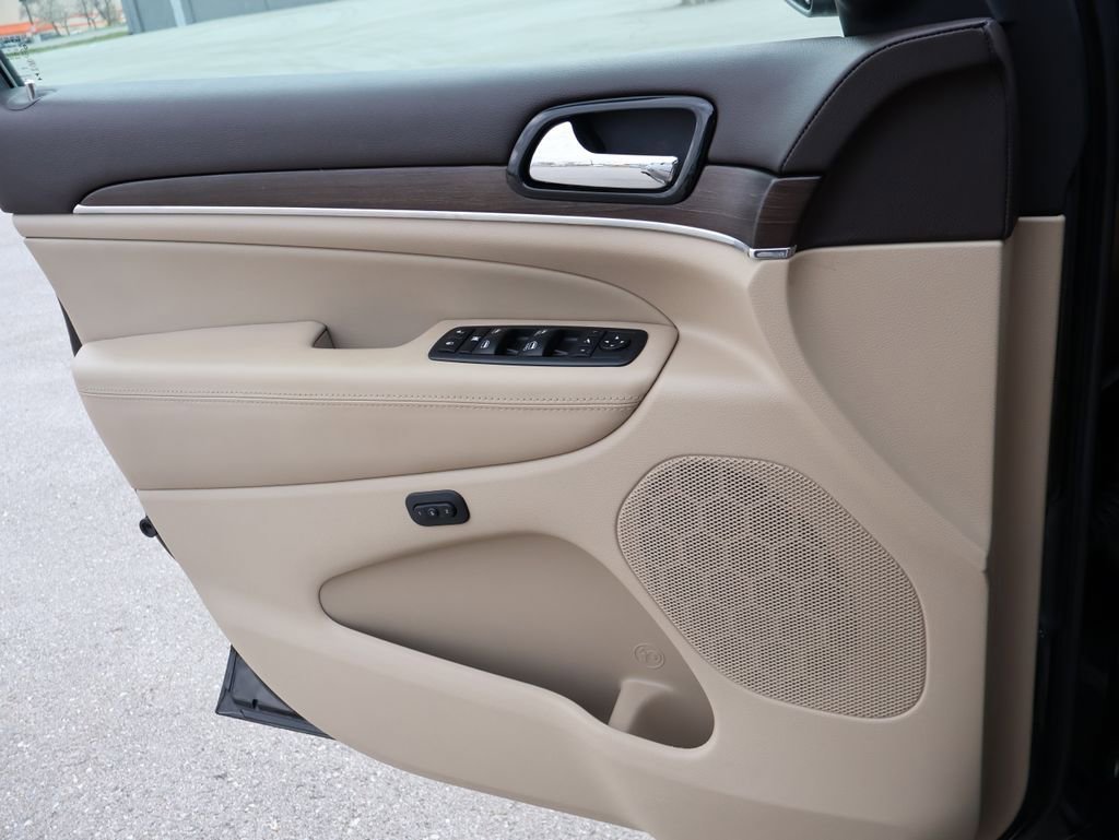 Used 2020 Jeep Grand Cherokee Overland image 33