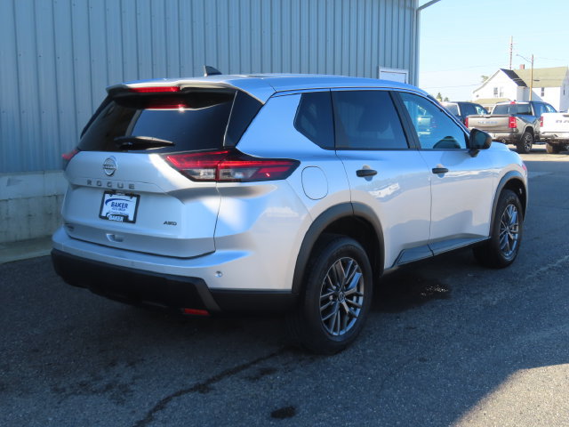 Used 2024 Nissan Rogue S AWD/4WD image 4