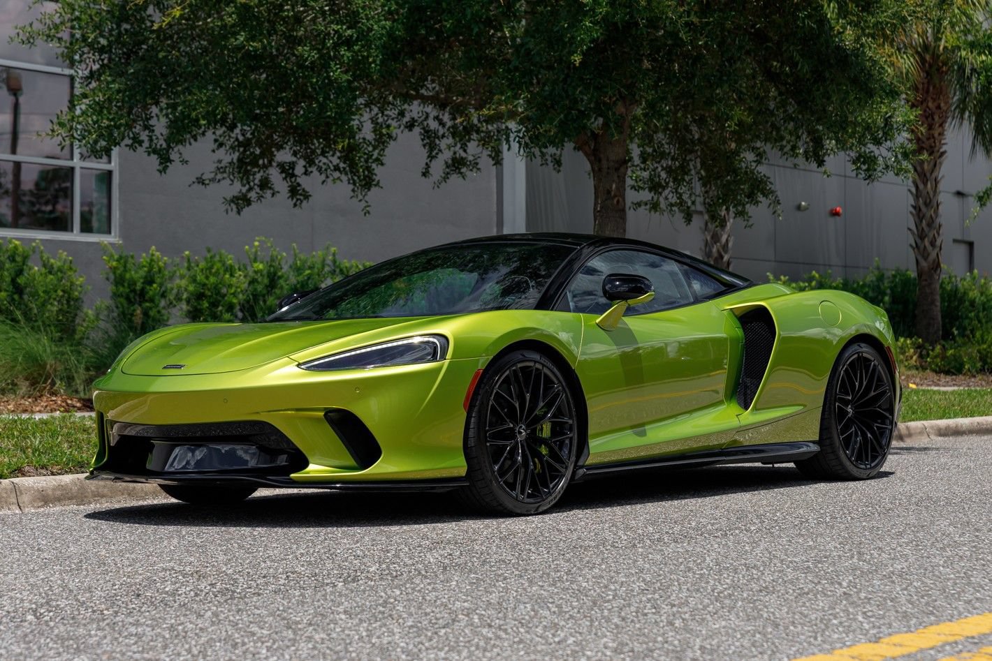 Used 2023 McLaren GT RWD image 19