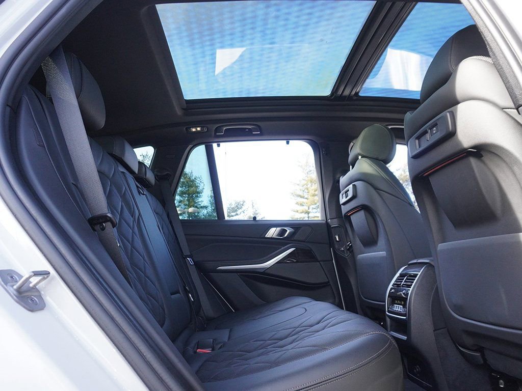 Used 2023 BMW X5 xDrive40i w/ Executive Package image 47