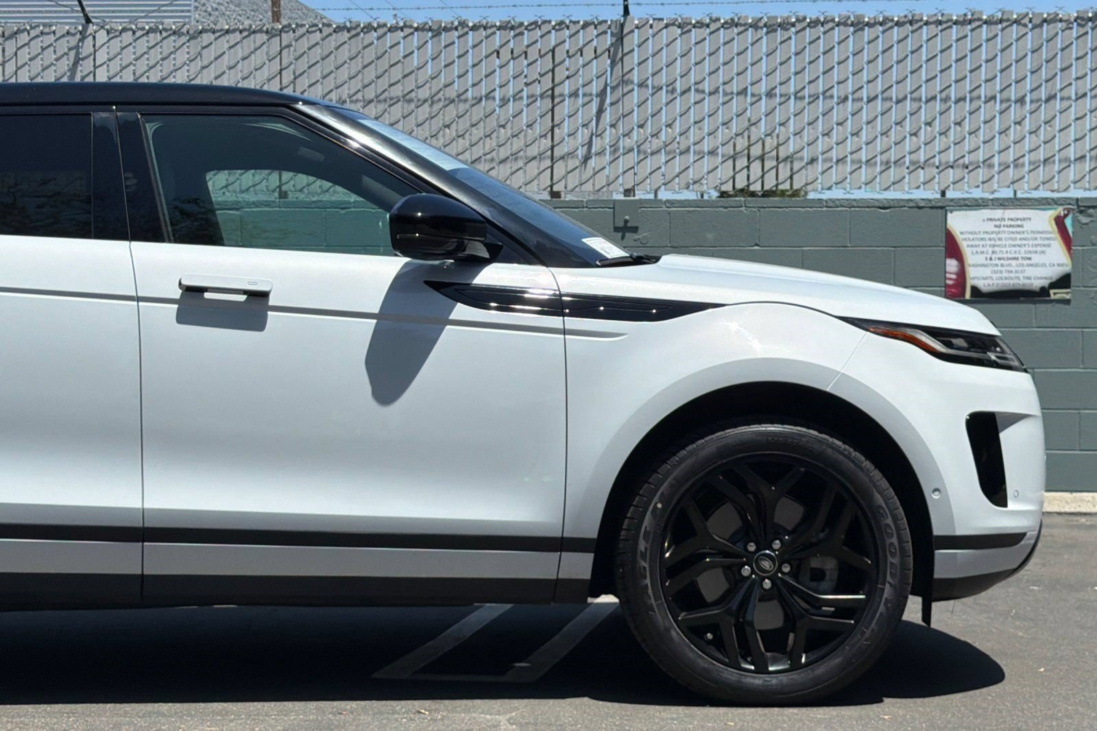 Used 2020 Land Rover Range Rover Evoque SE AWD/4WD image 37