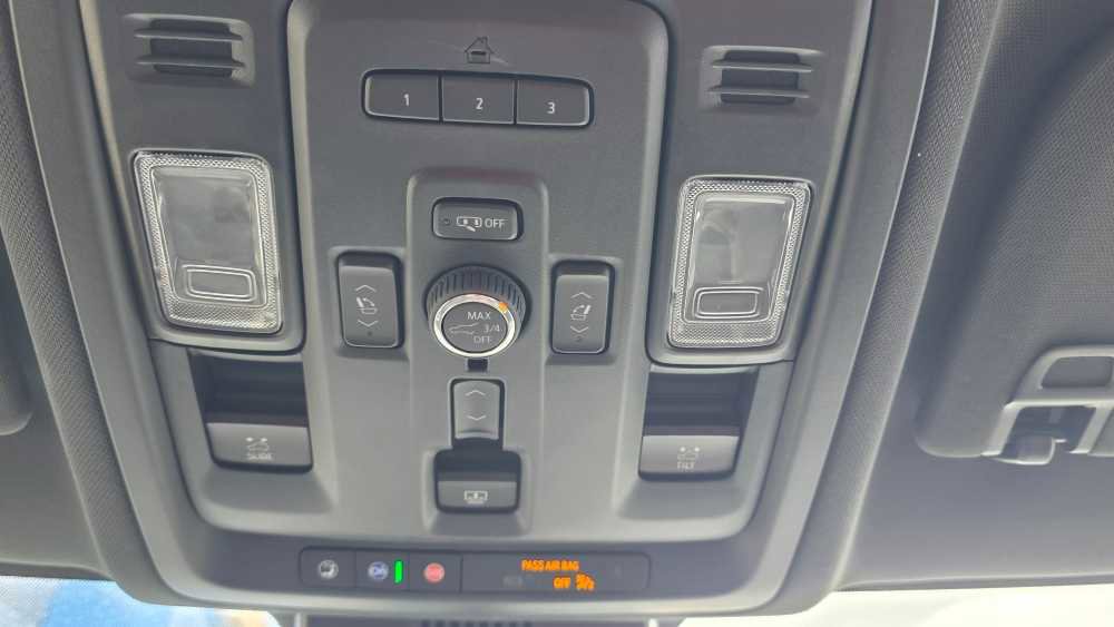 Used 2024 Chevrolet Suburban High Country w/ Advanced Technology Package AWD/4WD image 18