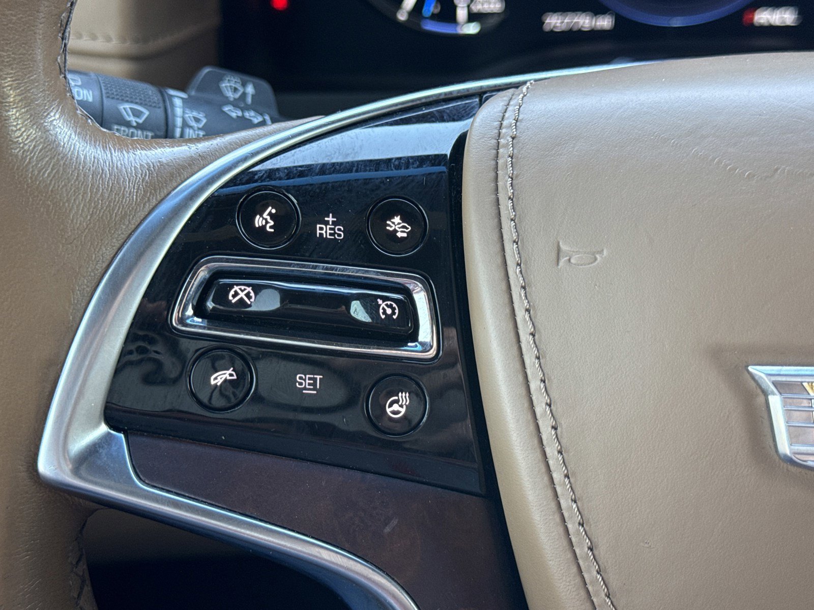 Used 2017 Cadillac Escalade Platinum image 30