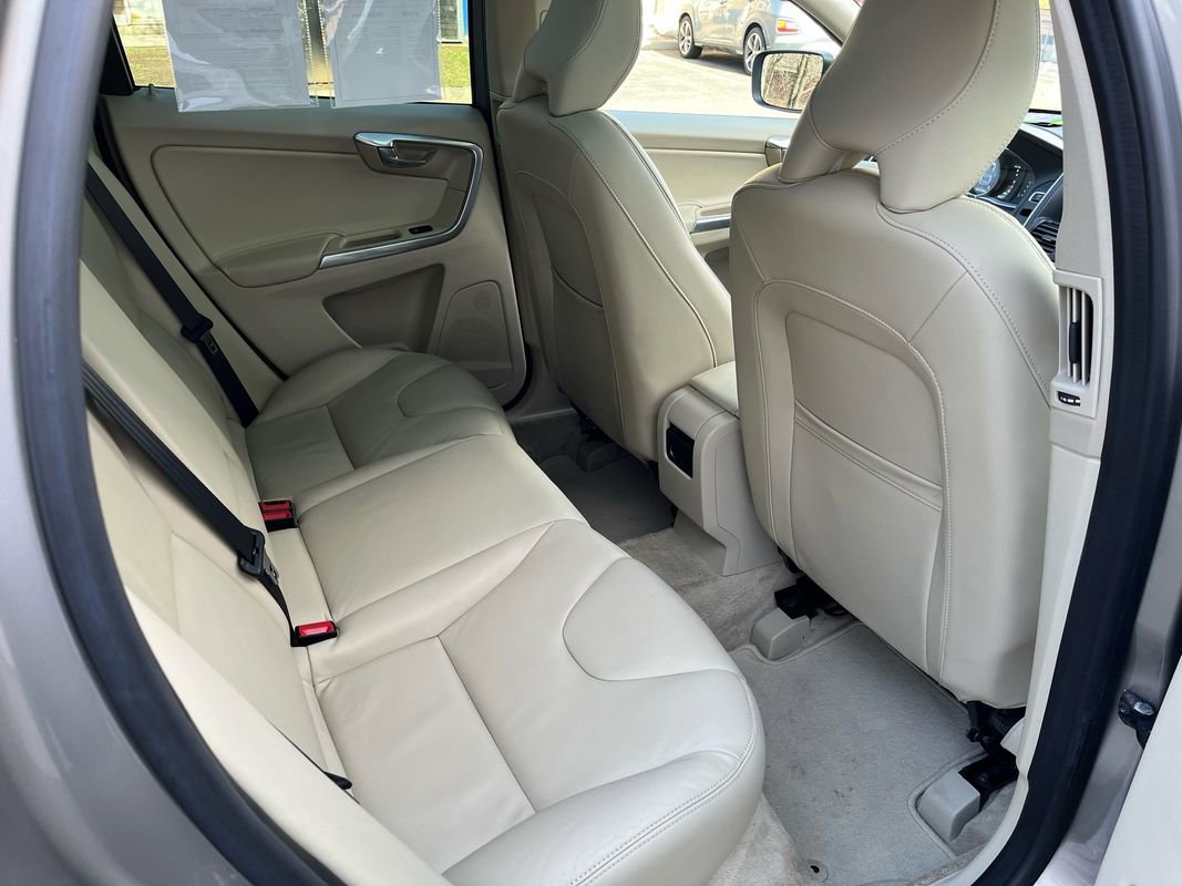 Used 2015 Volvo XC60 T5 w/ Proximity Package image 20