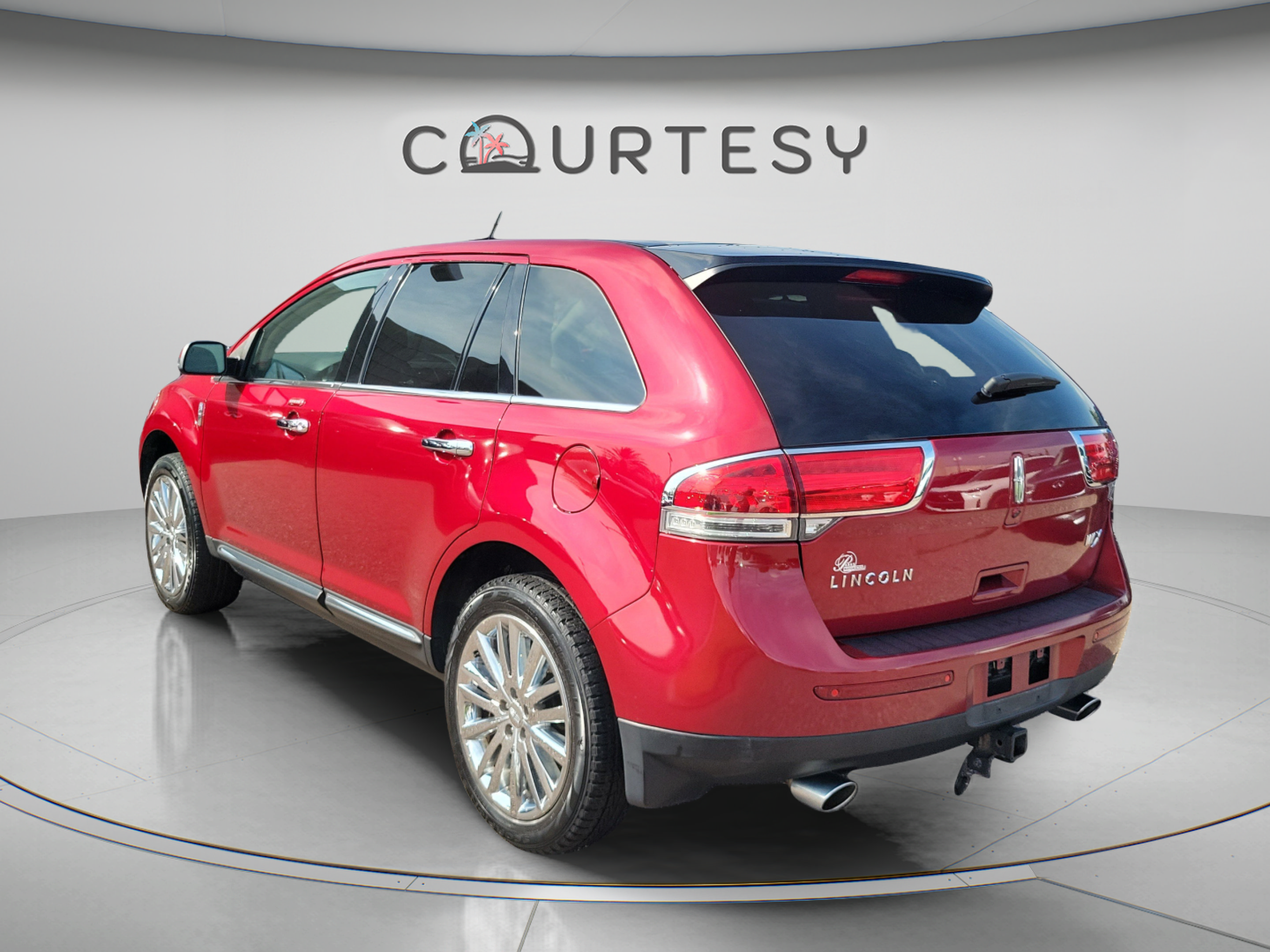 Used 2013 Lincoln MKX FWD image 3
