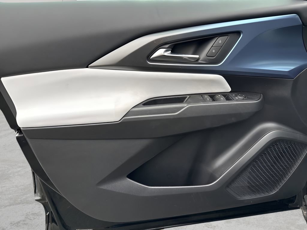 New 2026 Chevrolet Equinox EV LT image 20