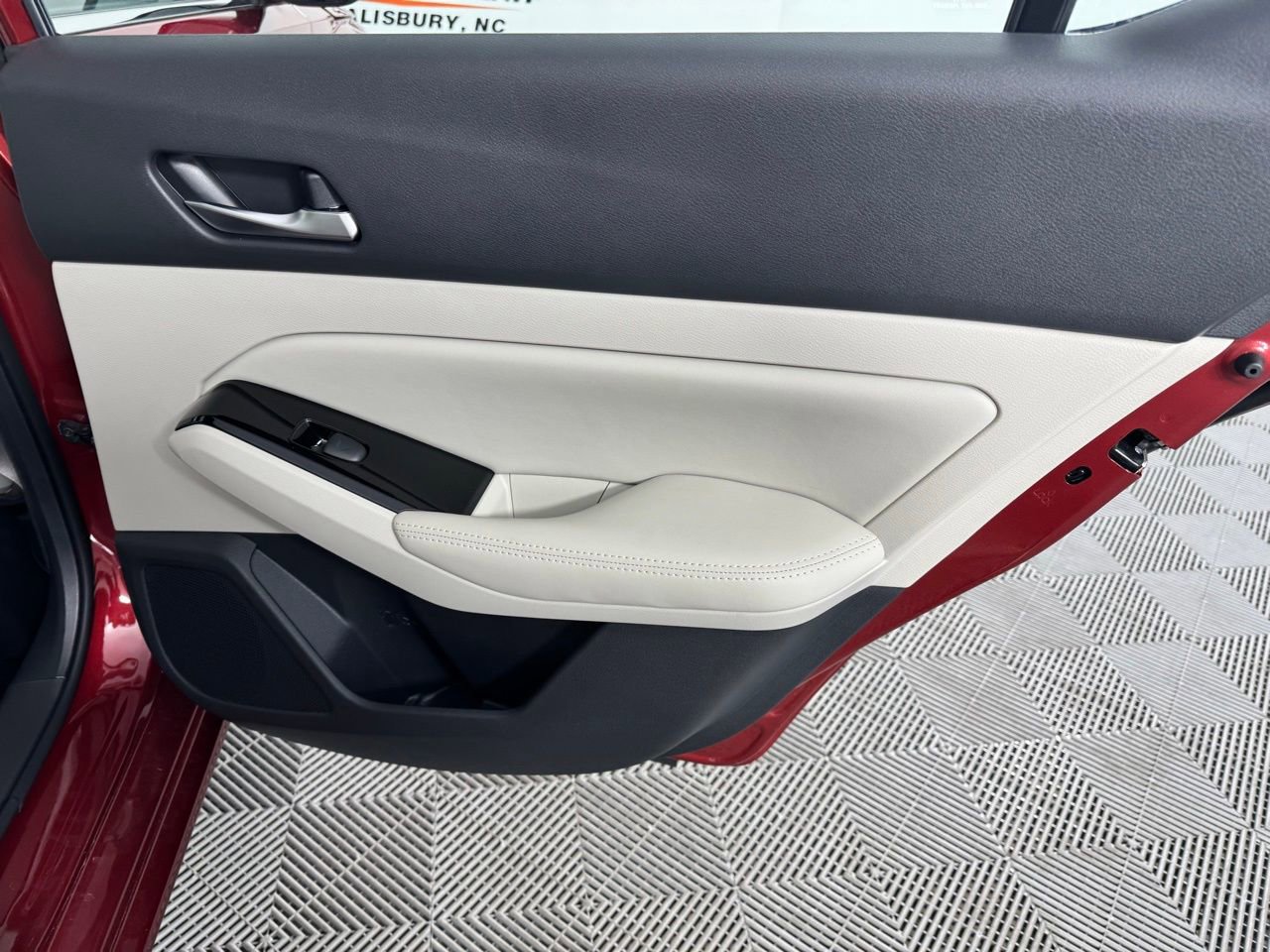 Used 2022 Nissan Altima 2.5 SV w/ SV Premium Package image 26