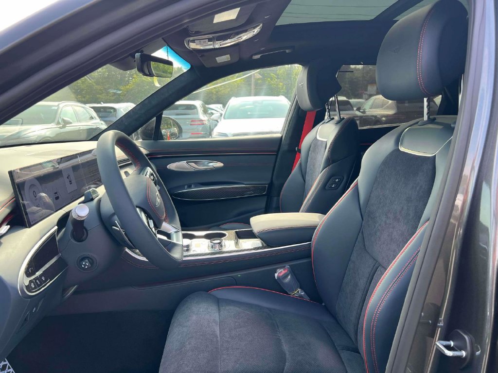 New 2027 Genesis GV70 3.5T Prestige AWD/4WD image 11