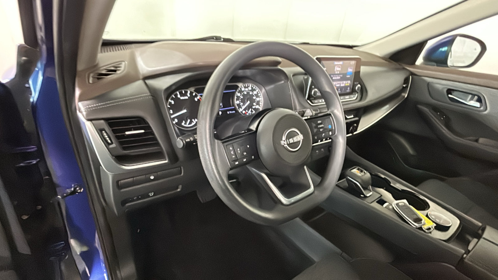 Used 2023 Nissan Rogue SV AWD/4WD image 17