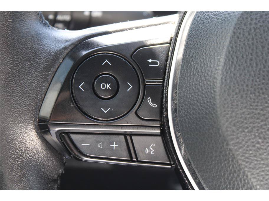 Used 2021 Toyota RAV4 XLE Premium AWD/4WD image 18