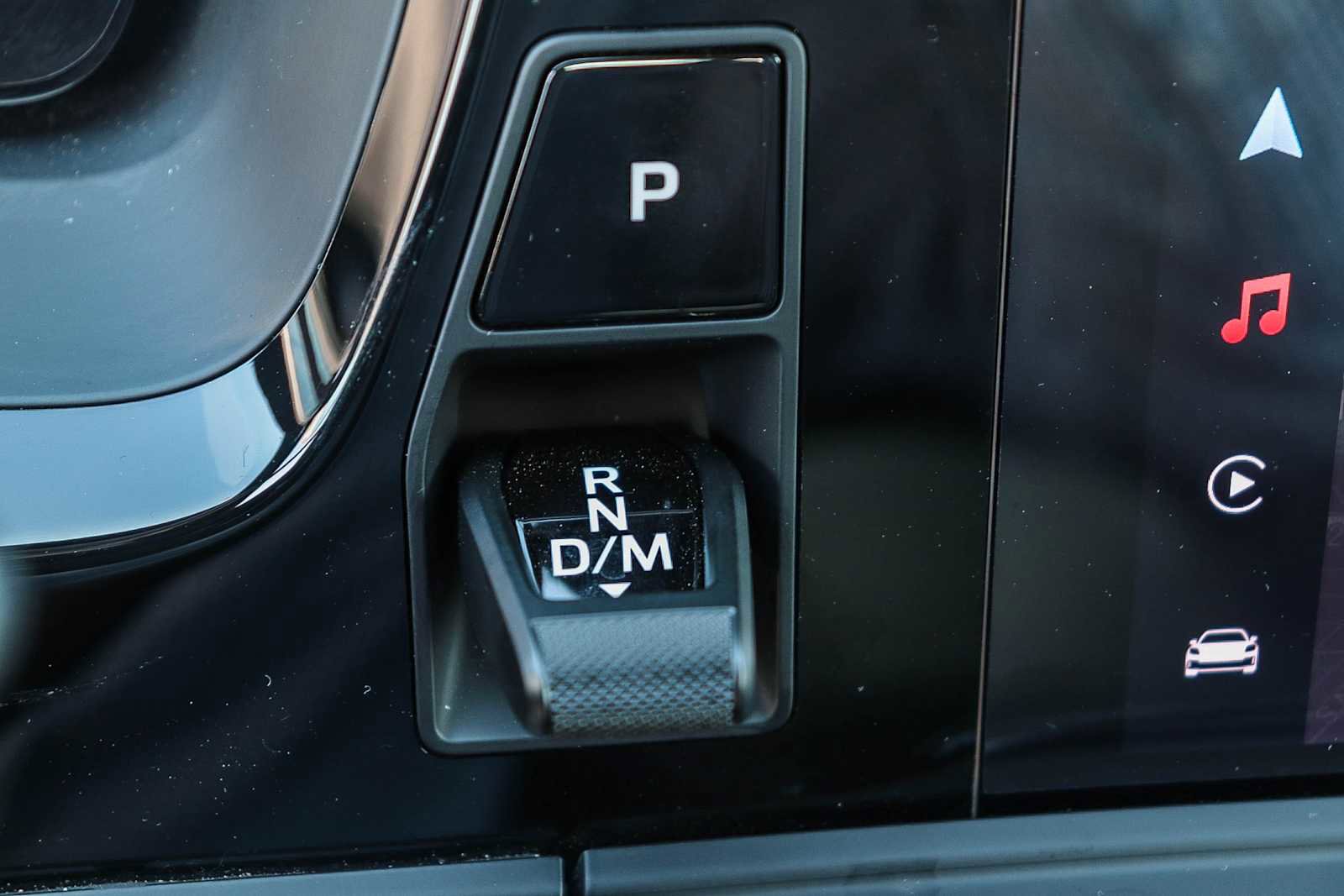 Used 2025 Porsche Panamera 4 image 24