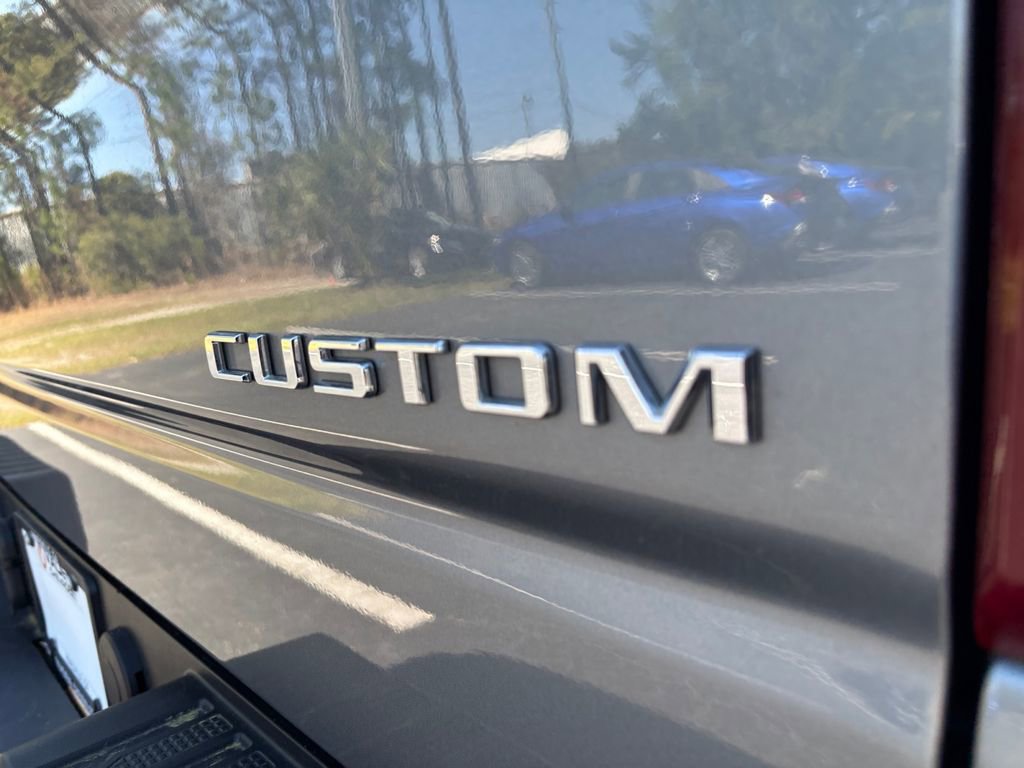 Used 2022 Chevrolet Silverado 1500 Custom image 10